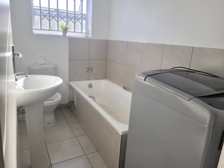 2 Bedroom Property for Sale in Delro Park Western Cape